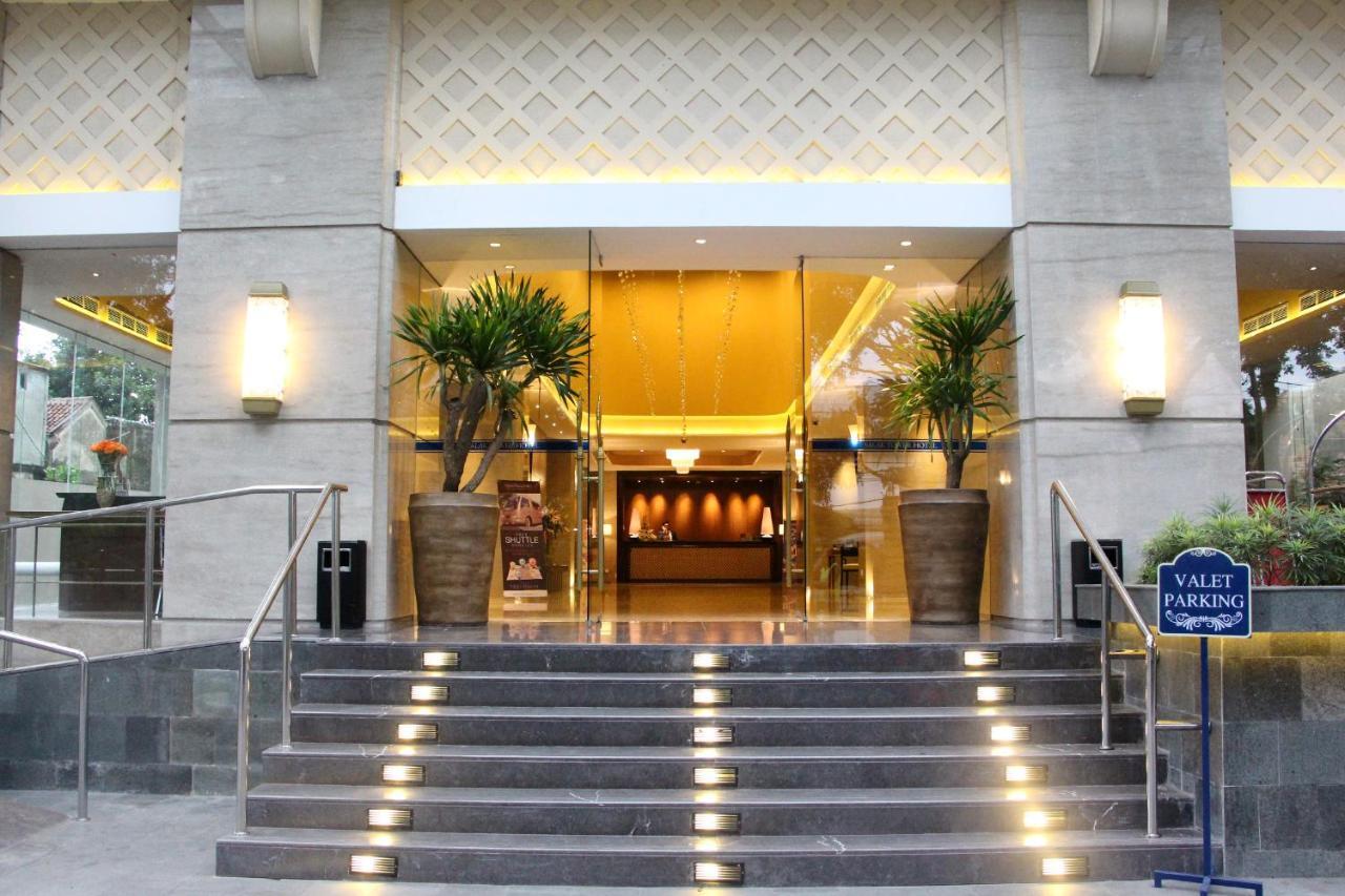 Swiss-Belhotel Bogor Exterior photo